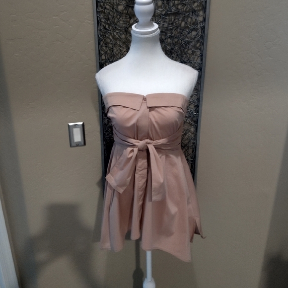 VENUS Tops - Venus Shirt Style Strapless Peplum Tie Waist Top